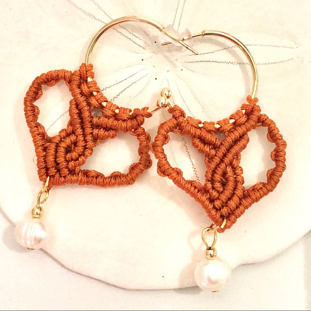 Handmade macrame earrings with freshwater pearls